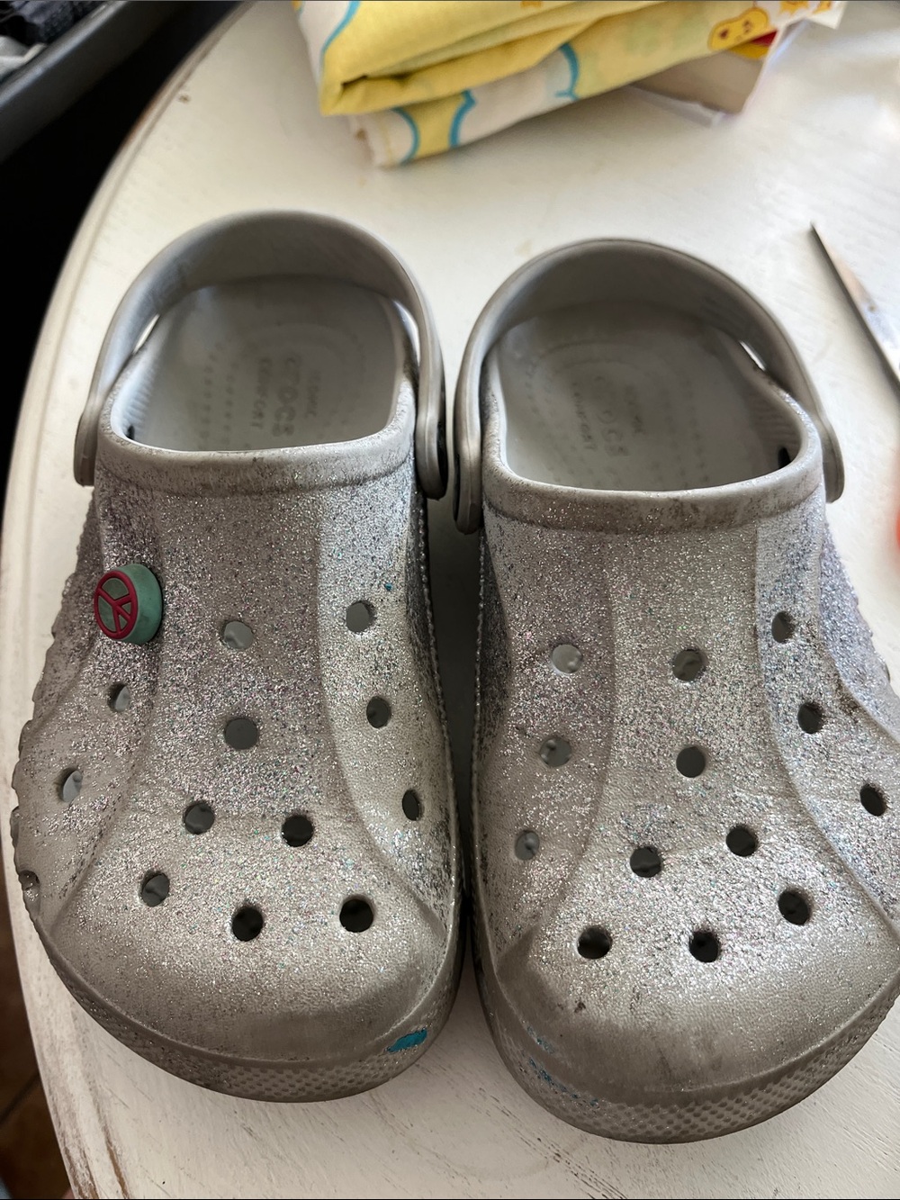 Crocs Kids Silver Glitter Sandals Size J 2